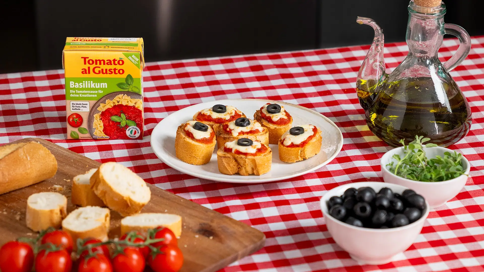 Mini-Ofen-Pizzabrotchen mit Tomate-Basilikum-Sauce_cover_1920